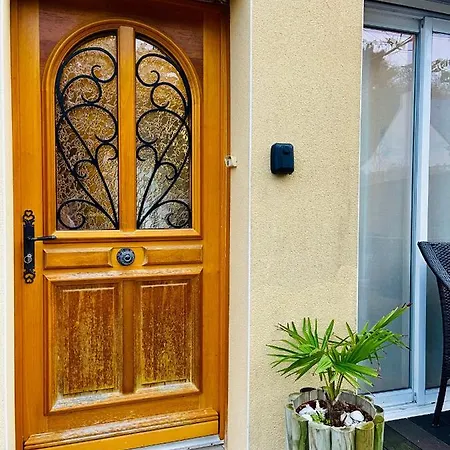 Studio Dans Lotissement Calme, Proche Du Centre Apartment