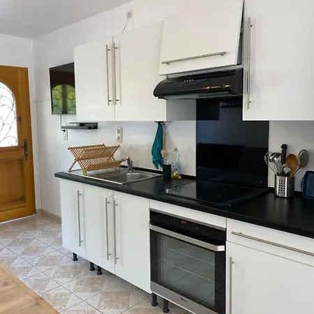 Studio Dans Lotissement Calme, Proche Du Centre Apartment